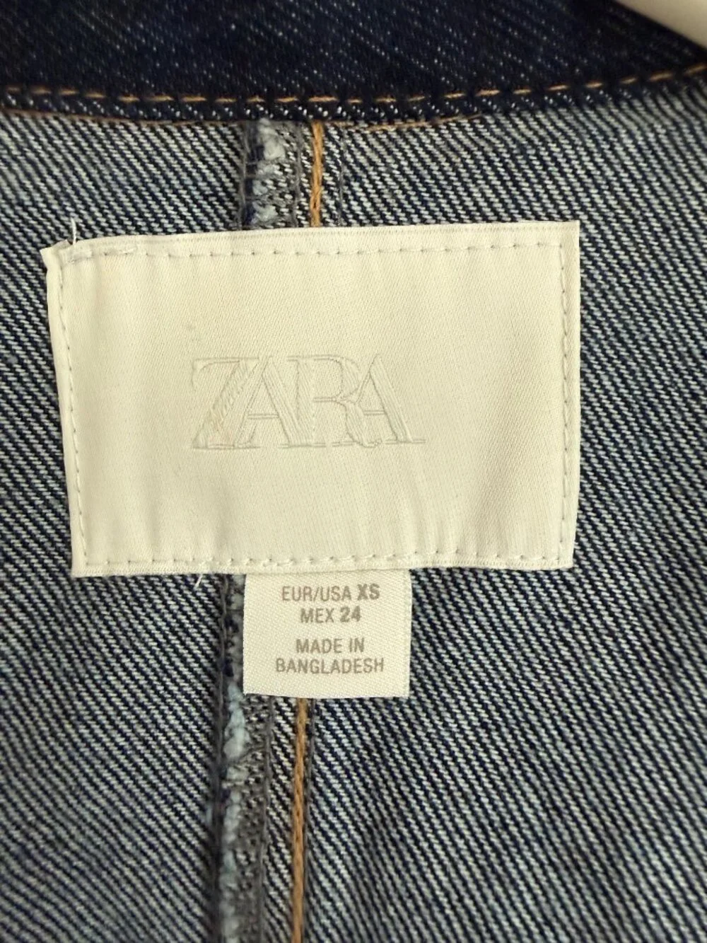 Cape-like denim jacket - Picture 4 of 13